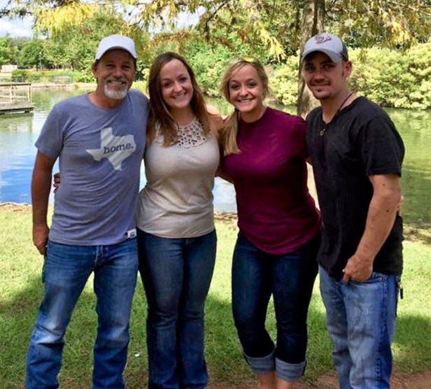 19358900_460679127598943_902414406_o